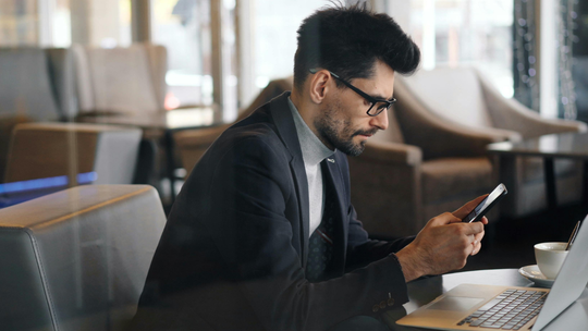 Facebook i Instagram wprowadzają nowe zasady dotyczące reklam. Inaczej dla polityków