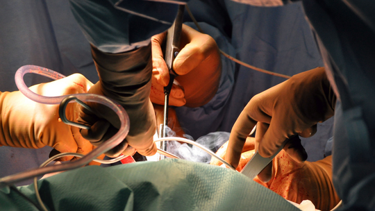 Rekordowe odszkodowanie za błąd w leczeniu. Jak ubiegać się o odszkodowanie i ile to kosztuje?