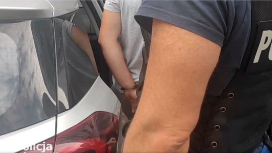 Taxi okradzione i narażone na rozbój. Sprawca wszedł przez szyberdach