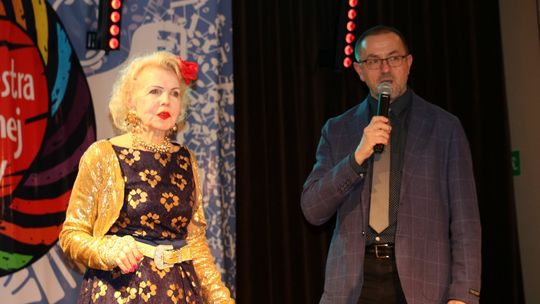 Teatralne "granie" WOŚP. Janiszewski z kabaretem na scenie