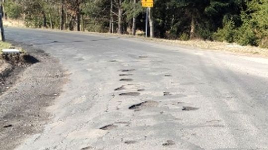 Tędy nie da się przejechać bez uszkodzenia pojazdu! – skarży się czytelnik
