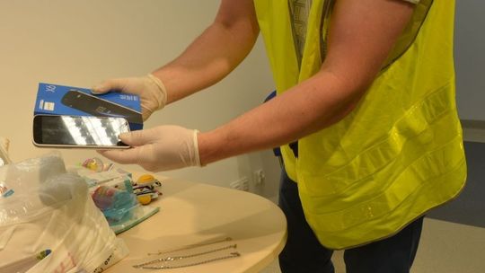 Telefon znaleziony i nieoddany, to jednak kradziony