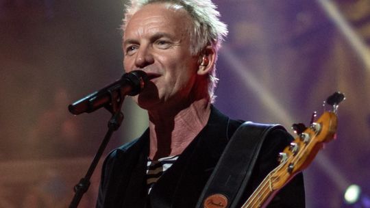 Telewizyjna rywalizacja sylwestrowa. Kto stawia na Stinga, a kto na wykonawców disco polo