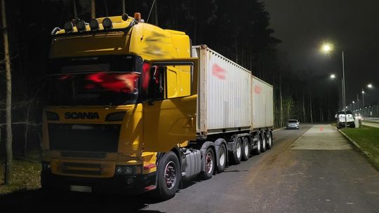 Rekordziści z ładunkami. Jeden przewoził za dużo ziemi, a drugi... ryżu