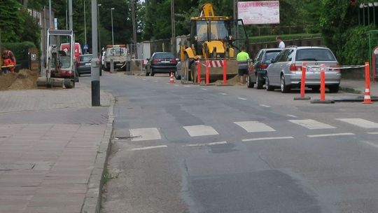 Tłok na drogach, a PUK wymienia zawory
