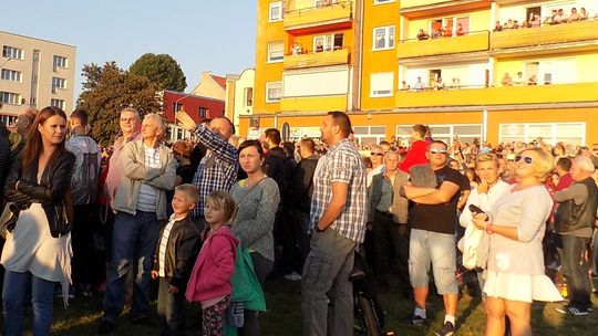 Tłumy przyszły obejrzeć inscenizację bitwy