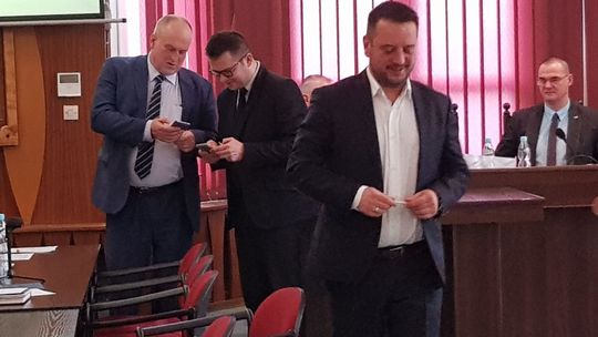 To czysta hipokryzja w wydaniu burmistrza oraz .... - piszą w oświadczeniu