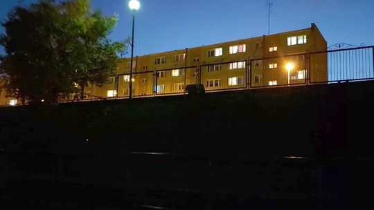 To jedyne takie miejsce na Górnym Tarasie. Niestety tonie w ciemnościach