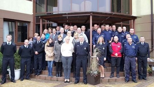 To oni przyjmują od nas telefony alarmowe