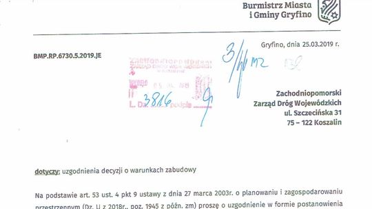 Tomasz Miler uzgadniał w imieniu Gminy treść decyzji swojej prywatnej nieruchomości - dokumentuje czytelnik