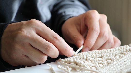 Torba z makramy – dlaczego warto ją kupić? Poznaj jej wszystkie zalety!