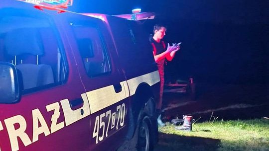 Tragedia nad jeziorem. Nie żyje mężczyzna, utonął podczas nocnej kąpieli