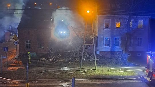 Tragedia w Gryfinie - spłonął historyczny budynek. Akcja ratunkowa [FOTO]