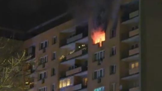 Tragedia w wielkanocną noc. W pożarze mieszkania w bloku zginęła kobieta Tragedia w wielkanocną noc. W pożarze mieszkania w bloku zginęła kobieta