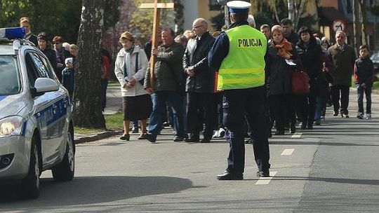 Triduum Paschalne - trzy dni poprzedzające Zmartwychwstanie Chrystusa. Niemcy już świętują i nie kupują