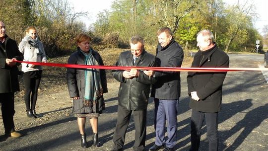 Trzykilometrowa droga połączyła dwie miejscowości