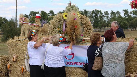Twórcy najpiękniejszych wieńców otrzymali bony podarunkowe