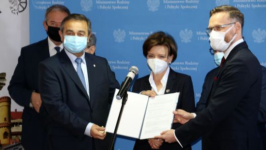 Tylu oficjeli jednocześnie jeszcze w tej gminie nie było! Przyjechali w jednym celu [WIDEO]