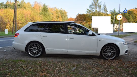 Tym kradzionym samochodem jechali przemytniczym szlakiem przez nasz powiat