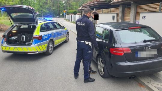 Kierowca uciekał, bo bał się, że ma w organizmie alkohol. Nie miał Kierowca uciekał, bo bał się, że ma w organizmie alkohol. Nie miał