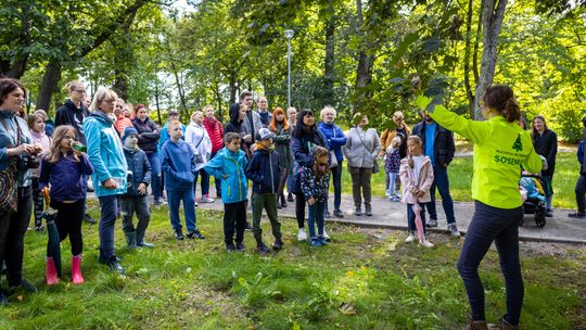 Uczestniczyli w spacerze dendrologicznym i pikniku miejskim [FOTO]