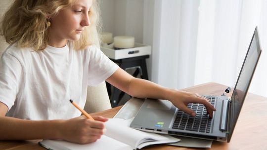 Uczniowie przechodzą na naukę zdalną. To kolejne oddziały w szkole Uczniowie przechodzą na naukę zdalną. To kolejne oddziały w szkole