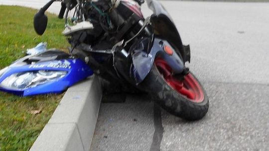 Uderzył prosto w motorower Uderzył prosto w motorower