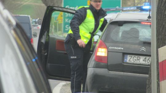 Uderzył w ciężarówkę. Przytomność odzyskał w karetce