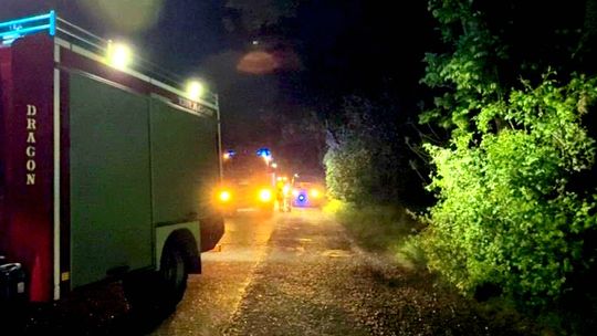 Uderzył w drzewo. 21-latek zginął na miejscu Uderzył w drzewo. 21-latek zginął na miejscu