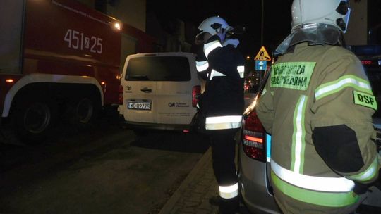 Uderzyła strażaka ratującego jej dobytek. Interweniowała policja