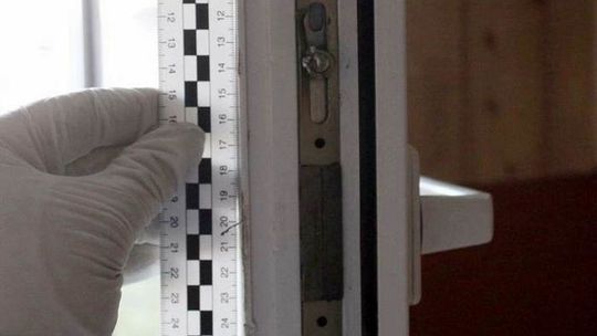 Ukradł biżuterię i numizmaty 