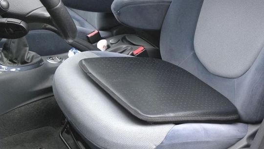 Ukradł komórkę prosto z samochodu