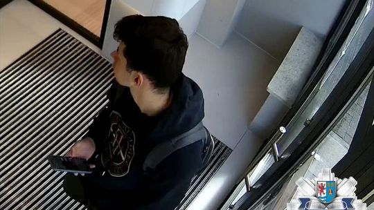 Ukradł pieniądze z cudzego konta. Szuka go policja