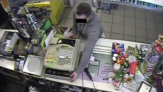 Ukradł pieniądze z kasy sklepu