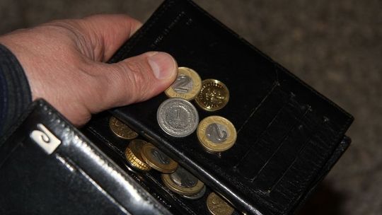 Ukradł portfel metodą na pożycz złotówkę