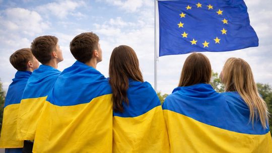 Ukraina w UE: Polacy stawiają twardy warunek. Znamy wyniki najnowszego sondażu CBOS