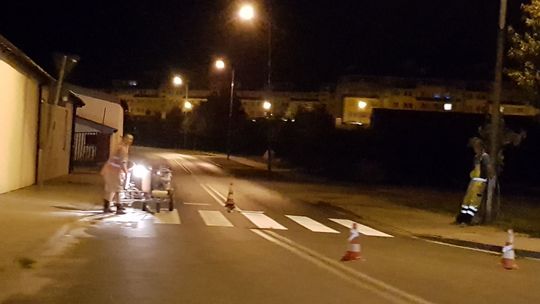 Upały takie, że pasy malują nocą