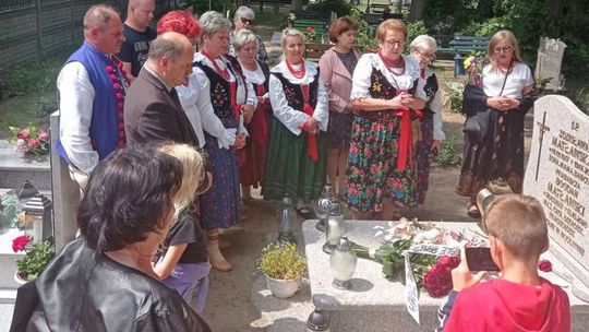 Upamiętnili prof. Bogdana Matławskiego, pomysłodawcę "Żabnickiego Lata z Rybką"