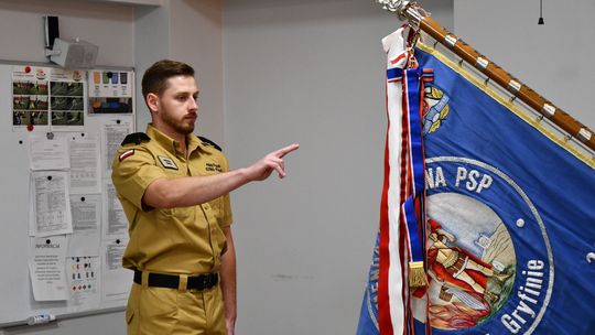 Uroczyście złożył ślubowanie w Komendzie Powiatowej PSP w Gryfinie Uroczyście złożył ślubowanie w Komendzie Powiatowej PSP w Gryfinie