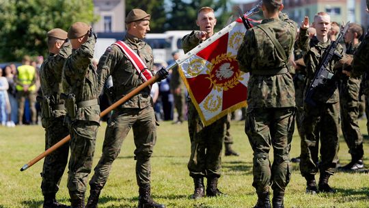 Uroczysta przysięga żołnierzy na nabrzeżu w Gryfinie [FOTO]