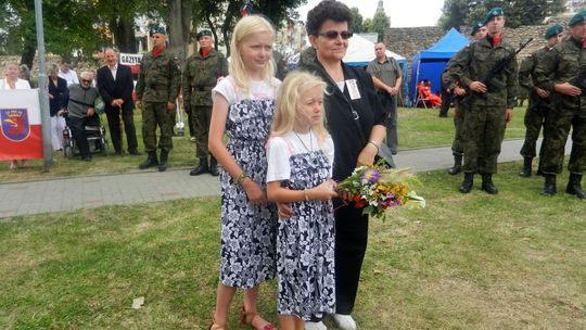 Uroczystość nadania imienia ulicy podczas święta Wojska Polskiego