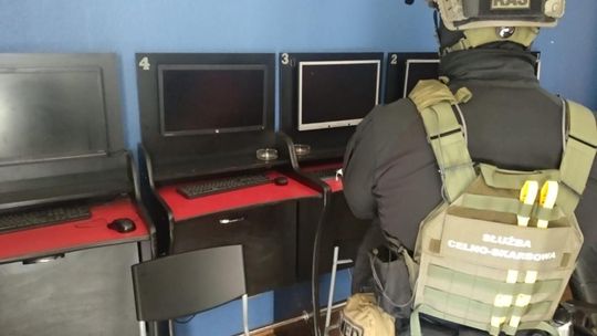  Urządzali nielegalne gry hazardowe [FILM]