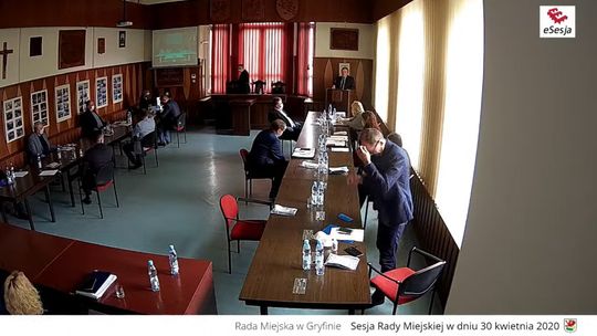 Urzędnik Nikitiński wyzwał przewodniczącego! Próbuje zerwać sesję!