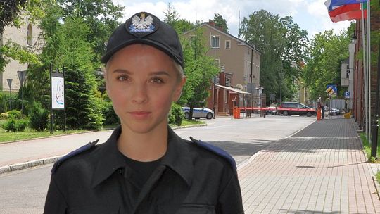  Utarg ze sklepu położył na dachu samochodu i… resztę obejrzyjcie na filmie