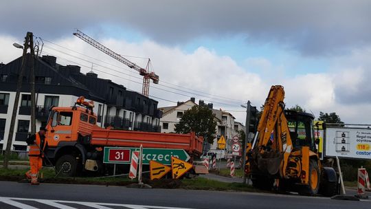 Uwaga kierowcy! Trwają prace przy drodze Uwaga kierowcy! Trwają prace przy drodze