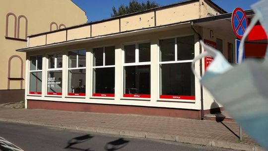 W centrum miasta na Chrobrego kapie na głowę