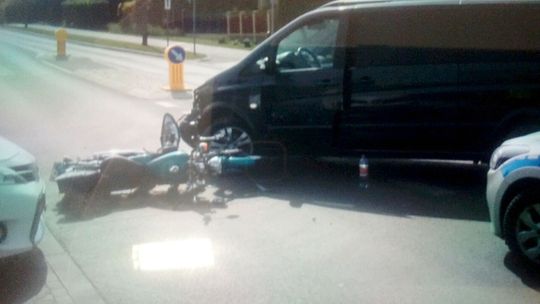 W dzielnicowego uderzył bus W dzielnicowego uderzył bus