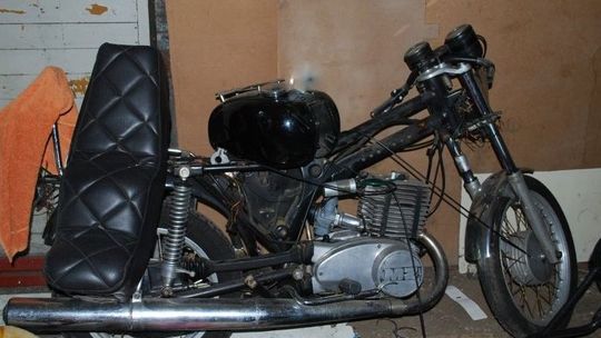 W garażu były dwa motocykle. Złodziej ukradł tylko jeden, ale coś jeszcze