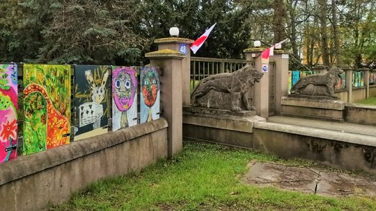 W Gryfinie dzielą się sztuką z przechodniami. Powstała Galeria w Zasięgu Oka