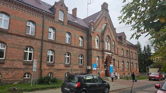 W Gryfinie staną bramki przed wejściem do szpitala? Ratownicy w kamizelkach nożoodpornych?